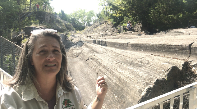 interpreter at glacial grooves